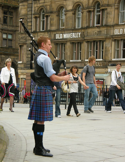 Bagpiper, Edinburgh